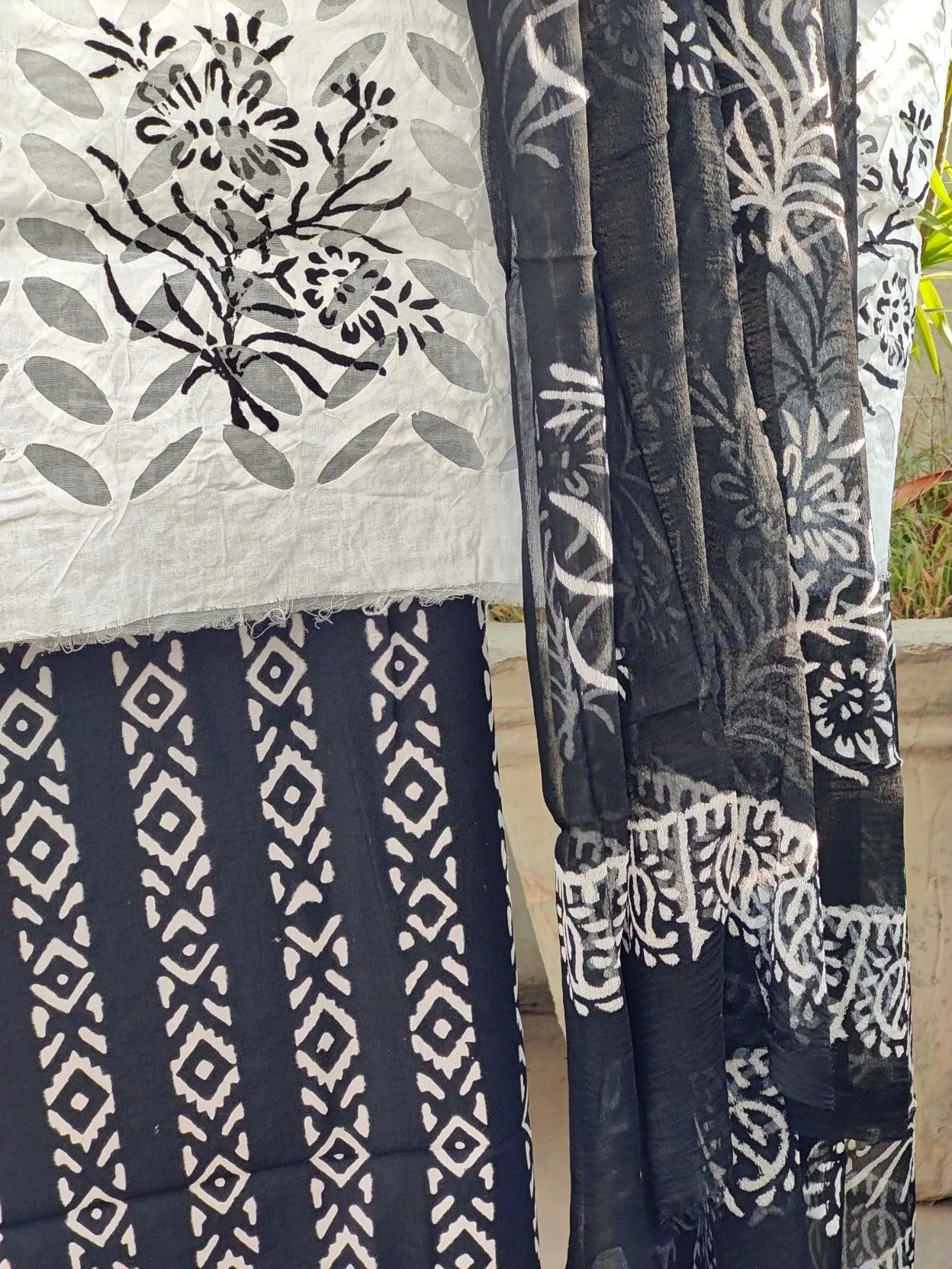 WHITE  AND BLACK BLOCK PRINT COTTON SUIT SET